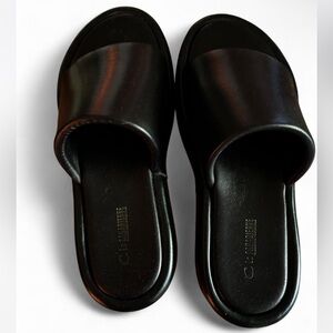 Like New✨La CANADIENNE Black Leather Slides - Italy✨✨
